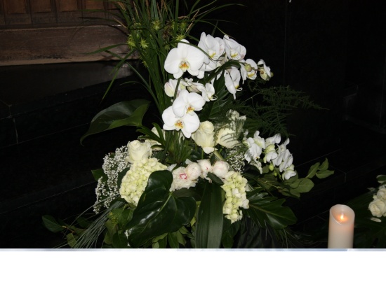 132 ``Weiße Orchideen``  